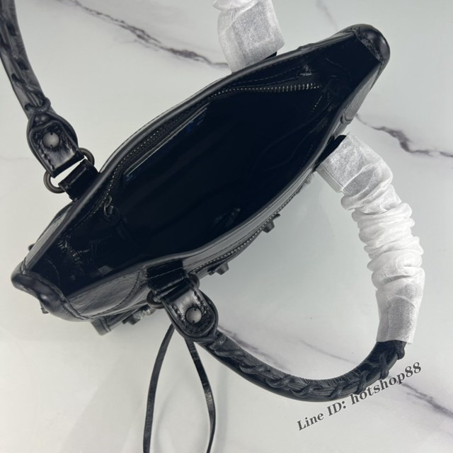 Balenciaga專櫃爆款手提女包 巴黎世家原版油蠟頭層牛皮香皮鳳梨金釘迷你機車包 fyj1344